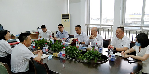 蒼南縣委副書記、縣長曾仁海率隊(duì)到浙江科暢電子股份有限公司調(diào)研的圖片